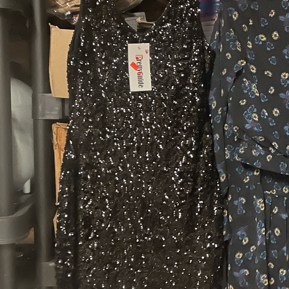 Black medium sequined dress